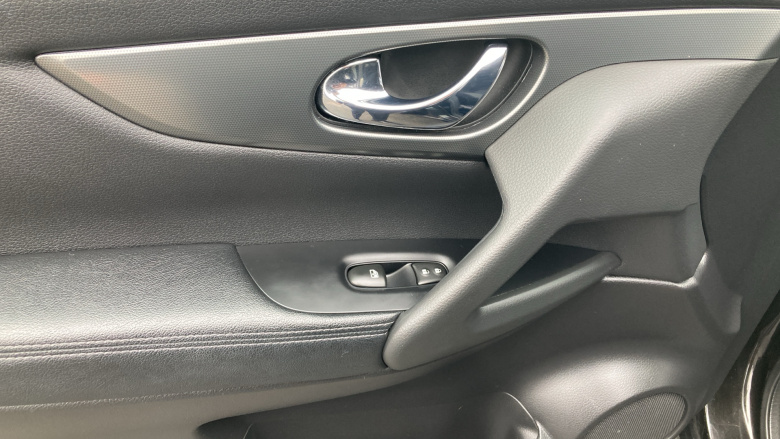 Nissan Qashqai 1.5 dCi 115 N-Connecta 5dr Diesel Hatchback